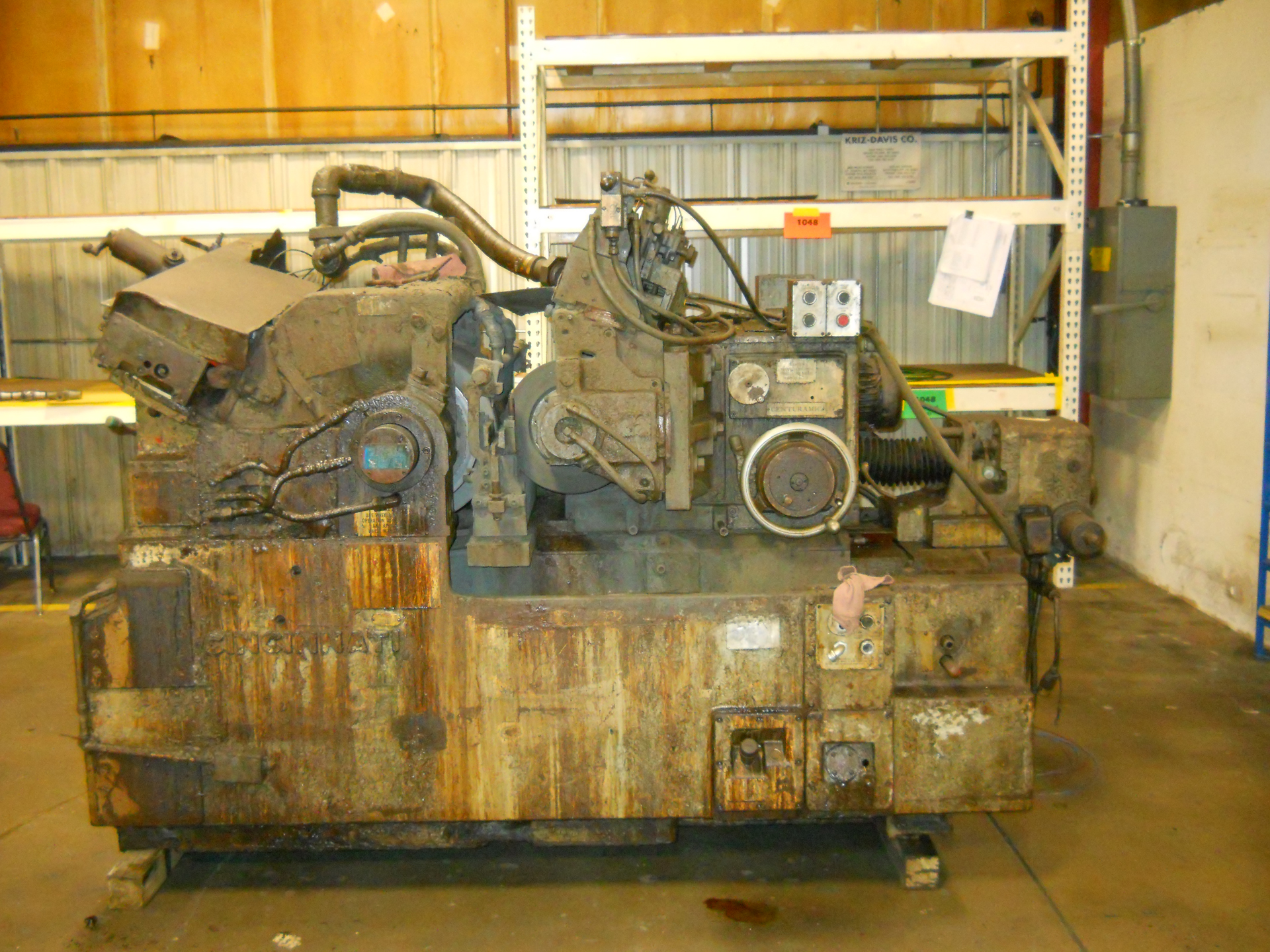 cincinnati34020camshaftgrinderbefore1 InterMotion